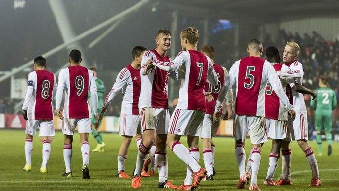 展现了曾凡 展现了曾凡